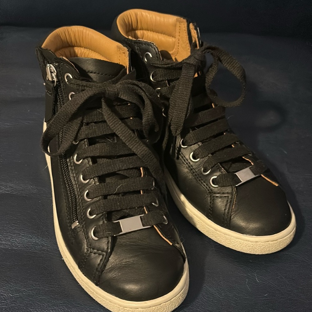 Ugg High Top Sneaker Black Leather Size 7